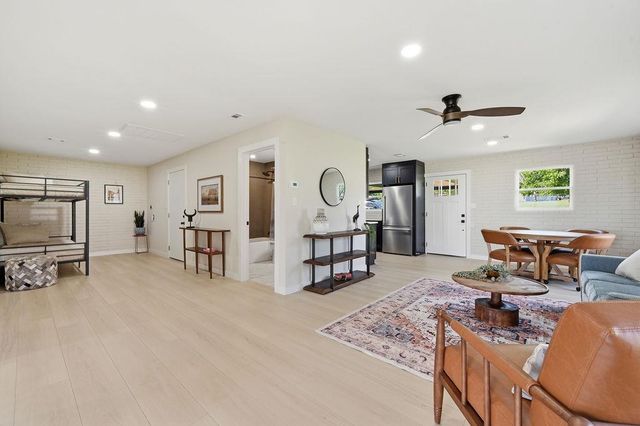 819 Lakeshore LOOP, Tow, TX 78672