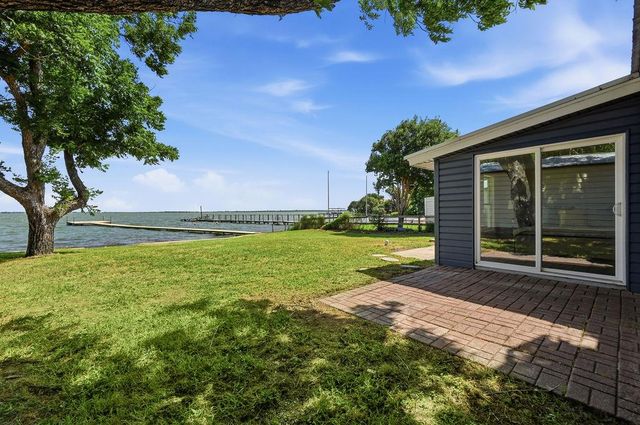 819 Lakeshore LOOP, Tow, TX 78672