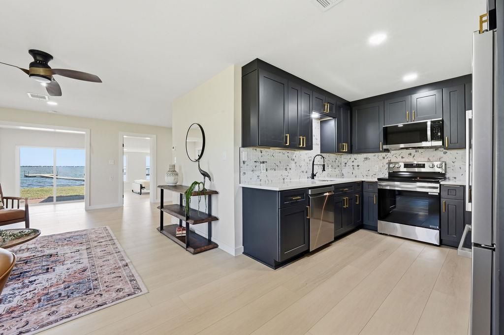 819 Lakeshore LOOP, Tow, TX 78672