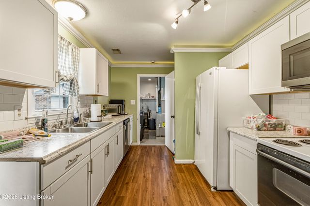 9604 Shoshone Way, Louisville, KY 40258
