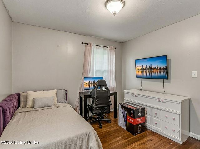 9604 Shoshone Way, Louisville, KY 40258