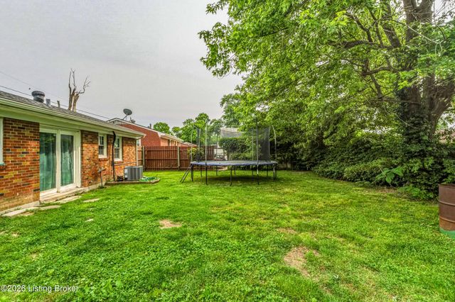 9604 Shoshone Way, Louisville, KY 40258