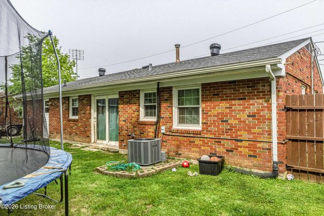 9604 Shoshone Way, Louisville, KY 40258
