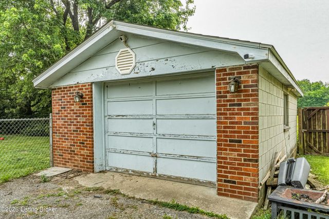9604 Shoshone Way, Louisville, KY 40258