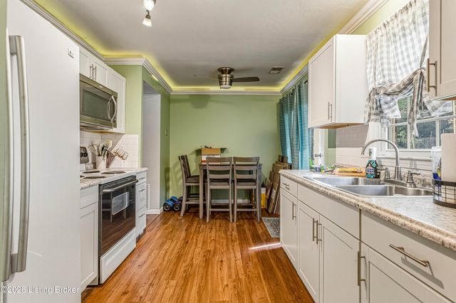 9604 Shoshone Way, Louisville, KY 40258