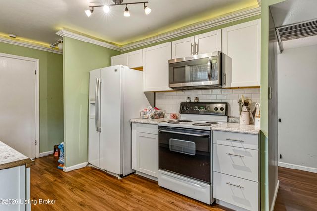 9604 Shoshone Way, Louisville, KY 40258