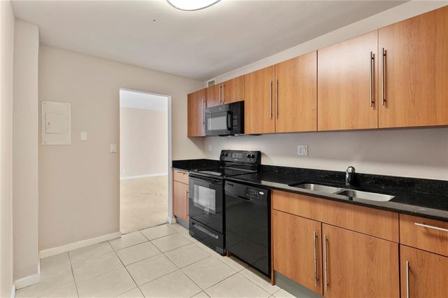 3001 S Ocean Drive 333, Hollywood, FL 33019