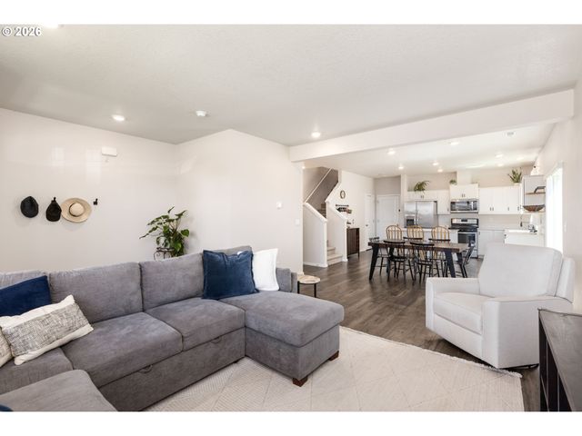 520 STUBB Rd, Woodburn, OR 97071