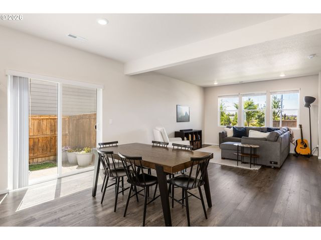 520 STUBB Rd, Woodburn, OR 97071