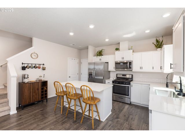 520 STUBB Rd, Woodburn, OR 97071
