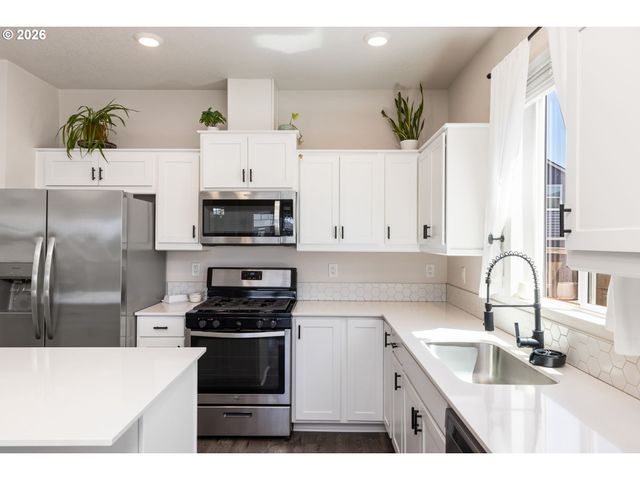 520 STUBB Rd, Woodburn, OR 97071