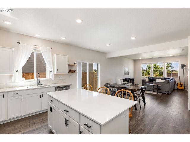 520 STUBB Rd, Woodburn, OR 97071