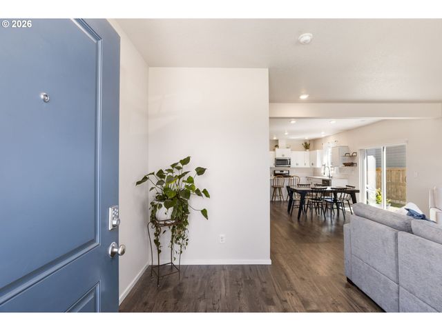 520 STUBB Rd, Woodburn, OR 97071
