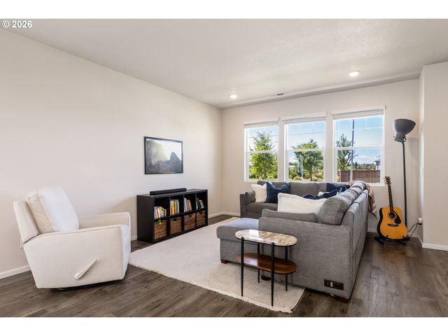 520 STUBB Rd, Woodburn, OR 97071