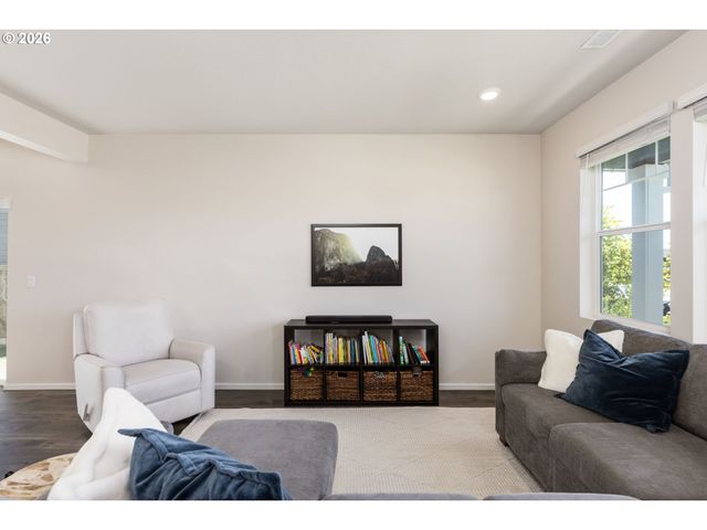 520 STUBB Rd, Woodburn, OR 97071