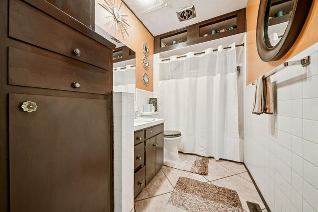 341 N Colonial Pl, Wichita, KS 67206