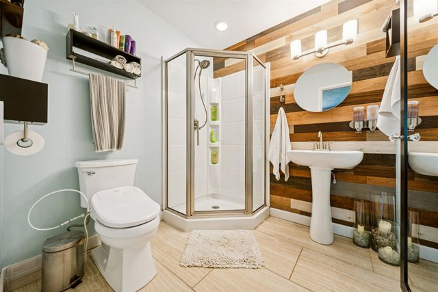 341 N Colonial Pl, Wichita, KS 67206