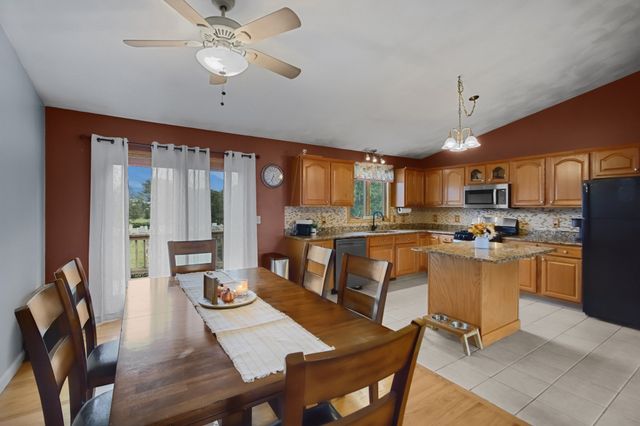 52 Family Dr, Fall River, MA 02721