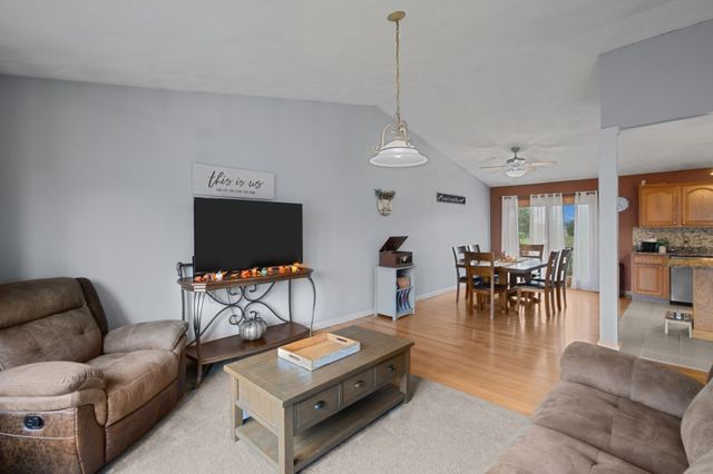 52 Family Dr, Fall River, MA 02721