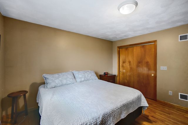 52 Family Dr, Fall River, MA 02721