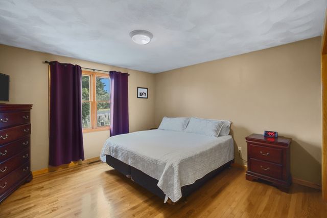 52 Family Dr, Fall River, MA 02721