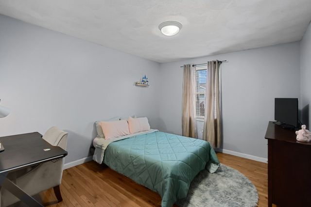 52 Family Dr, Fall River, MA 02721