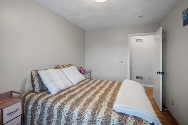 52 Family Dr, Fall River, MA 02721