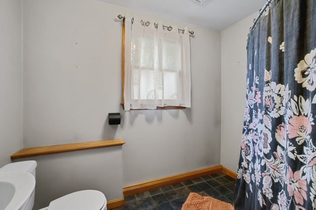 52 Family Dr, Fall River, MA 02721