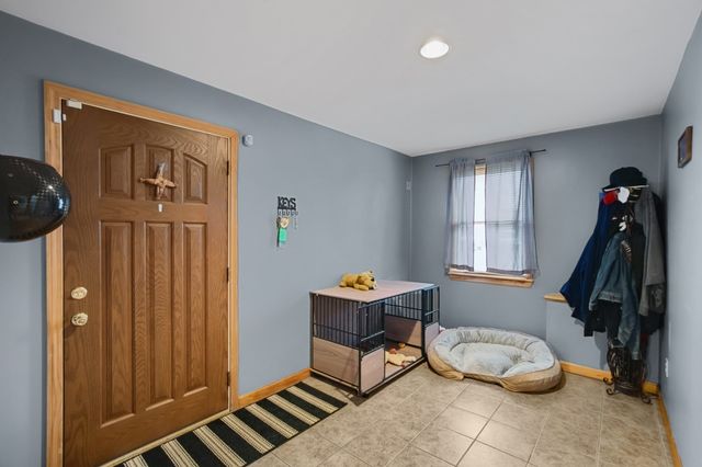 52 Family Dr, Fall River, MA 02721