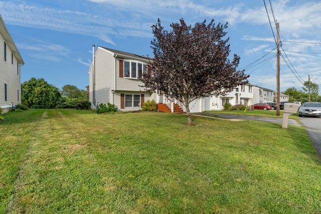 52 Family Dr, Fall River, MA 02721