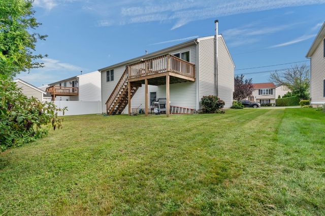 52 Family Dr, Fall River, MA 02721