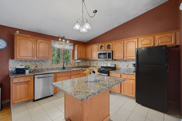 52 Family Dr, Fall River, MA 02721