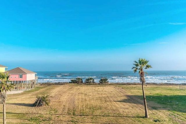 2139 Gulf, Crystal Beach, TX 77650