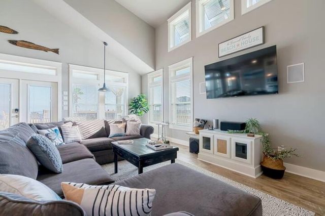 2139 Gulf, Crystal Beach, TX 77650