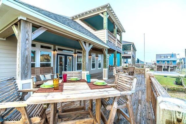 2139 Gulf, Crystal Beach, TX 77650