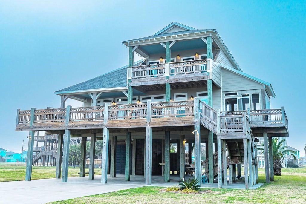 2139 Gulf, Crystal Beach, TX 77650