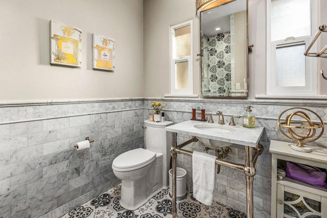 3647 Hyacinth Dr, San Diego, CA 92106