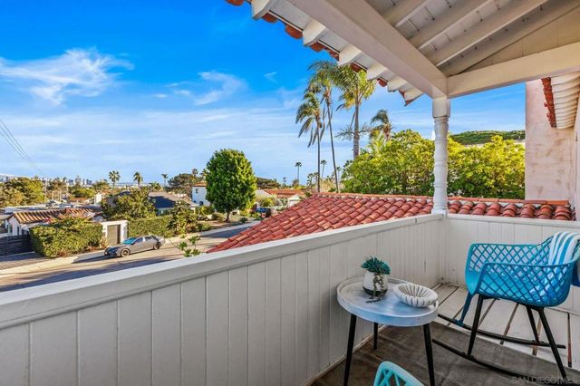 3647 Hyacinth Dr, San Diego, CA 92106