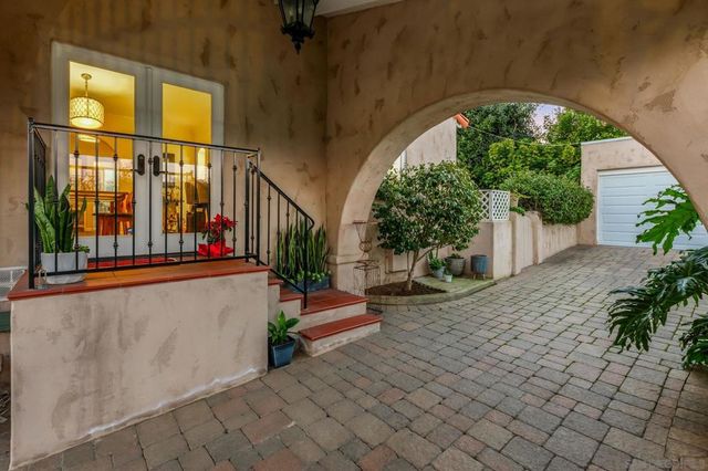 3647 Hyacinth Dr, San Diego, CA 92106