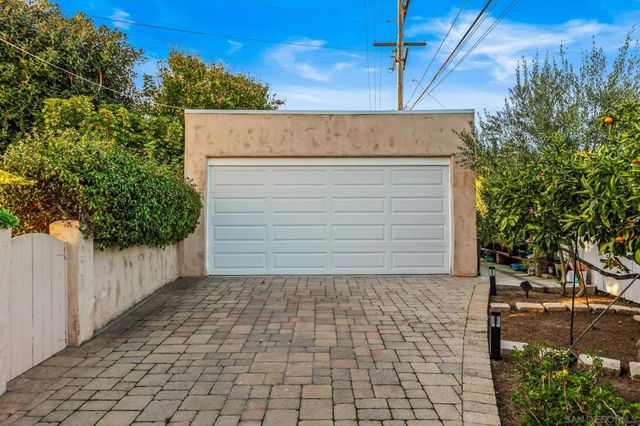 3647 Hyacinth Dr, San Diego, CA 92106