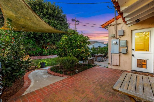 3647 Hyacinth Dr, San Diego, CA 92106