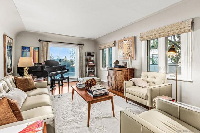 3647 Hyacinth Dr, San Diego, CA 92106