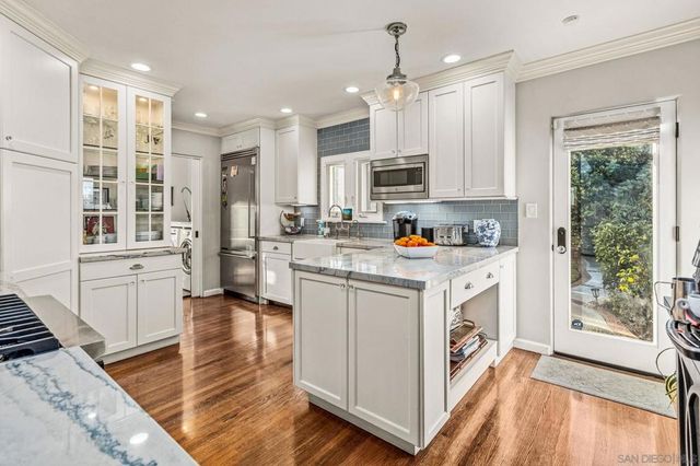 3647 Hyacinth Dr, San Diego, CA 92106