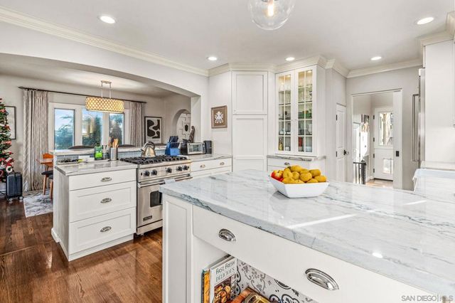 3647 Hyacinth Dr, San Diego, CA 92106