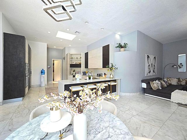 1811 Eagle Trace Boulevard W, Coral Springs, FL 33071