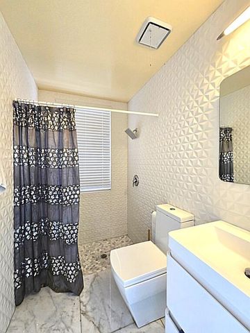 1811 Eagle Trace Boulevard W, Coral Springs, FL 33071