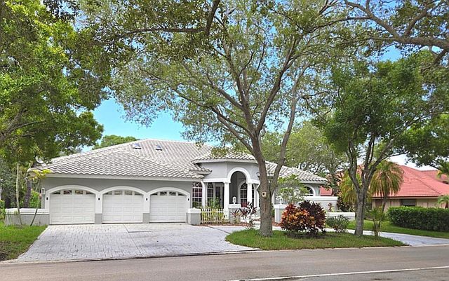 1811 Eagle Trace Boulevard W, Coral Springs, FL 33071