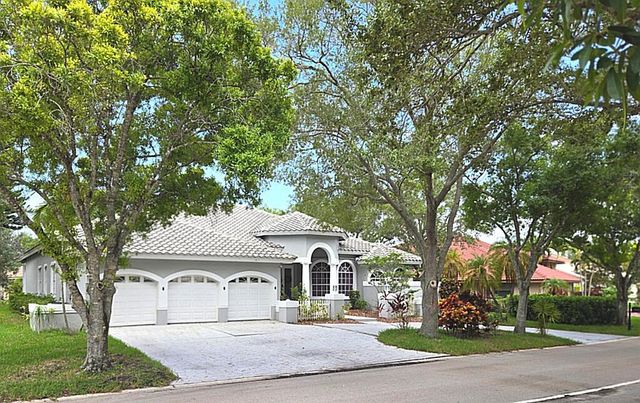 1811 Eagle Trace Boulevard W, Coral Springs, FL 33071