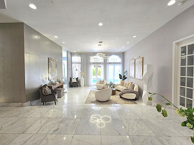 1811 Eagle Trace Boulevard W, Coral Springs, FL 33071