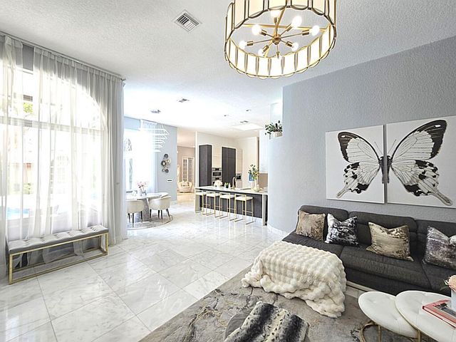 1811 Eagle Trace Boulevard W, Coral Springs, FL 33071
